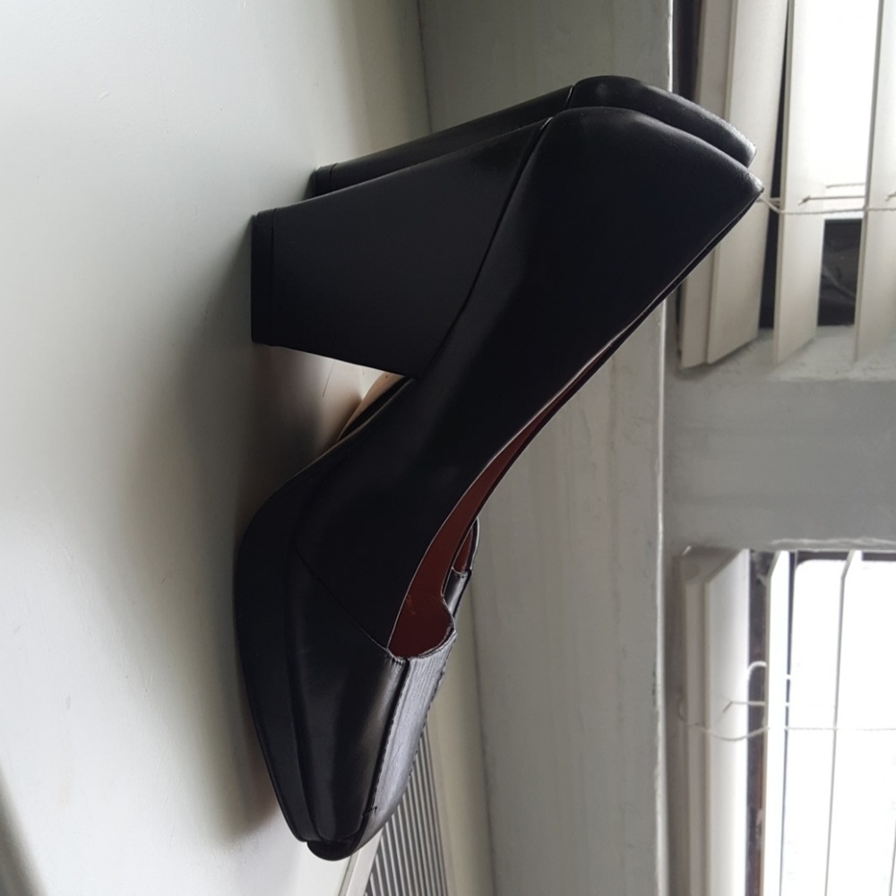 comfortable sensible shoes